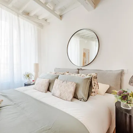 Διαμέρισμα Letizia Mirror *