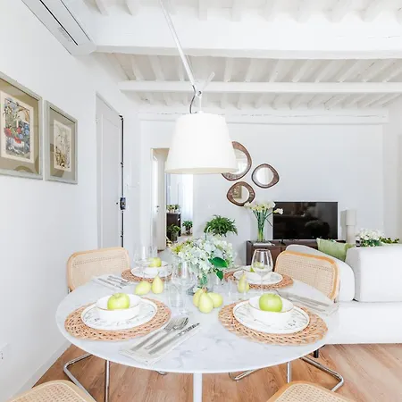 Letizia Mirror Apartment *